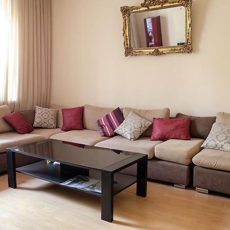 Apartment On Hanrapetutyan Street Erevan Exterior foto