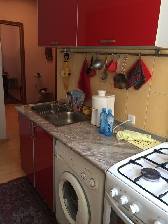 Apartment On Hanrapetutyan Street Erevan Exterior foto