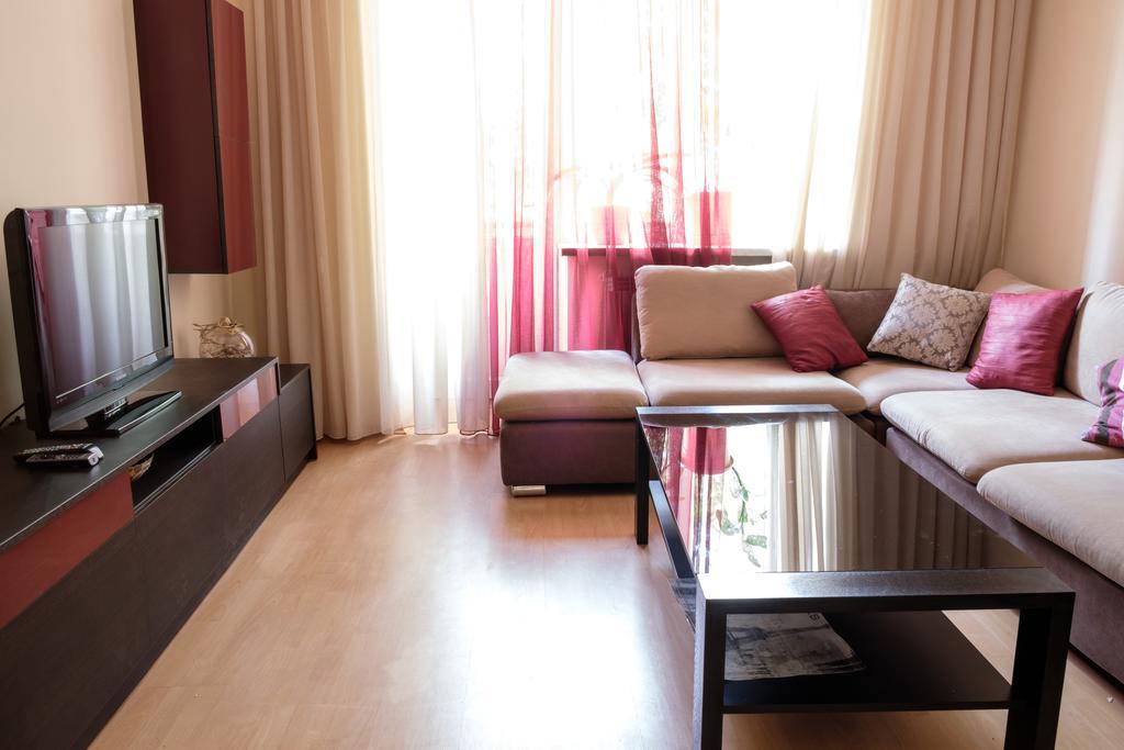 Apartment On Hanrapetutyan Street Erevan Exterior foto